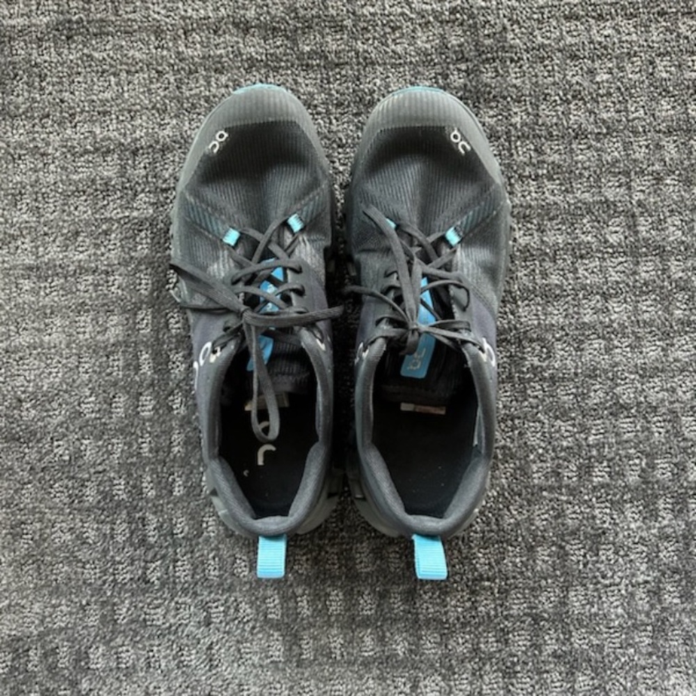 On running black and blue cloud X Shoe